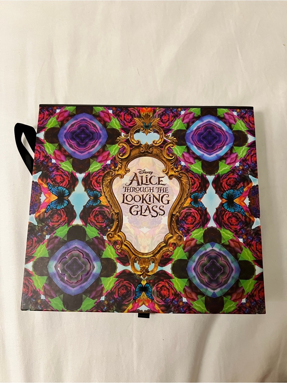 Urban Decay Disney Alice Through the Looking Glass Eyeshadow Palette
